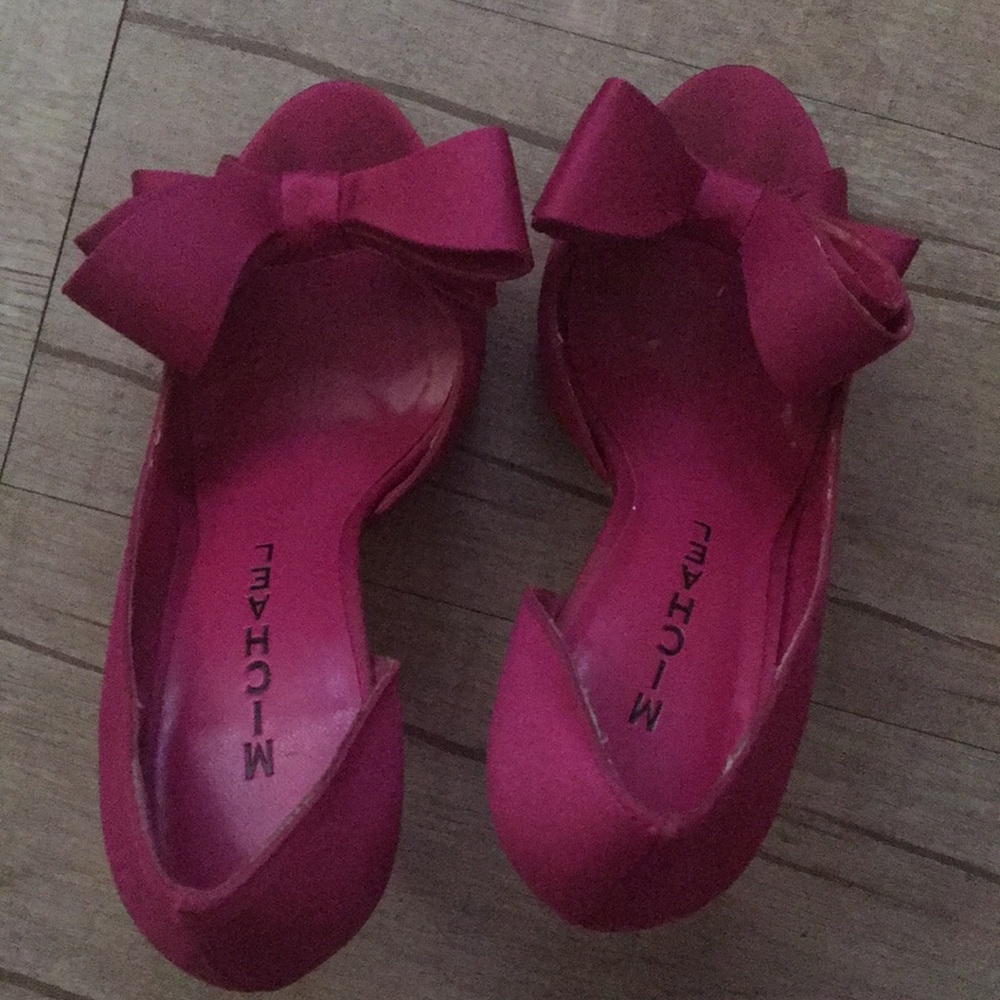 Pink pumps